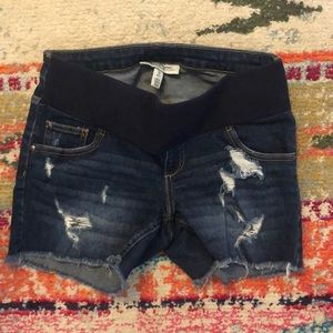 Jessica Simpson maternity shorts